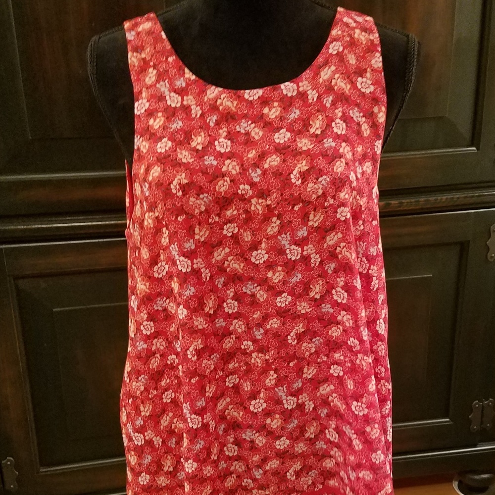Sleeveless bordered tunic